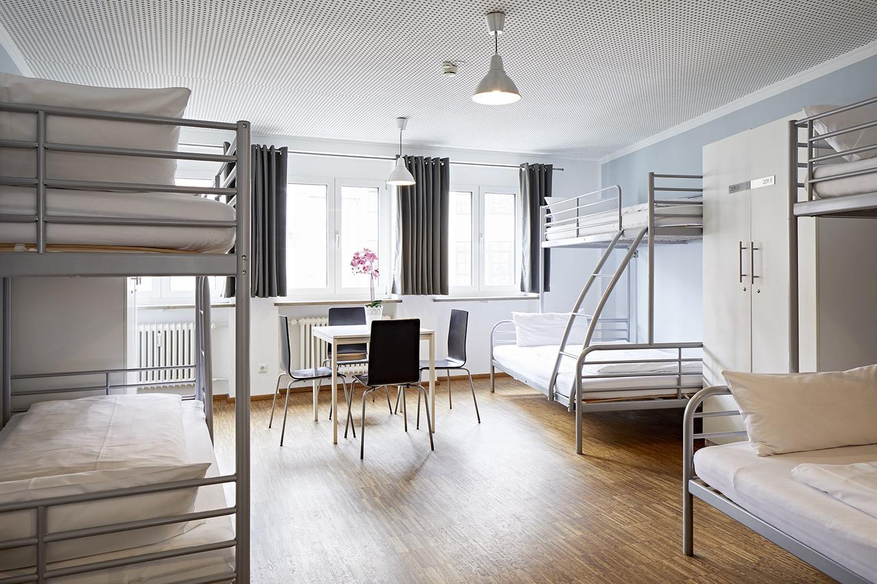 Hotel Nonstop - Ubernacht - Hostelhotelhome 2*