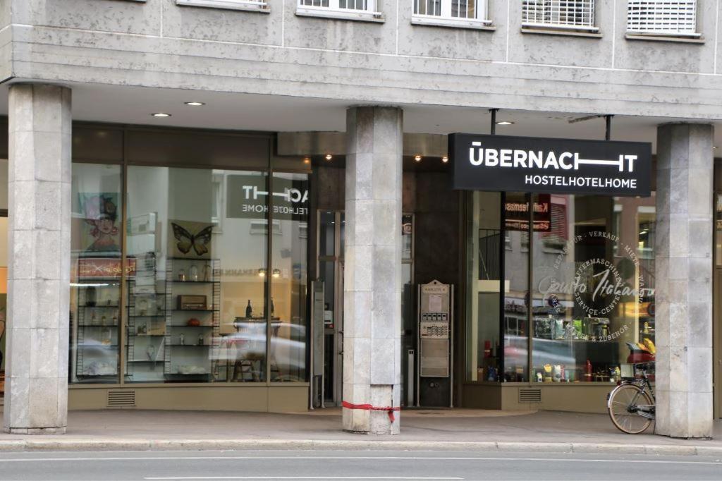 Hotel Nonstop - Ubernacht - Hostelhotelhome 2*